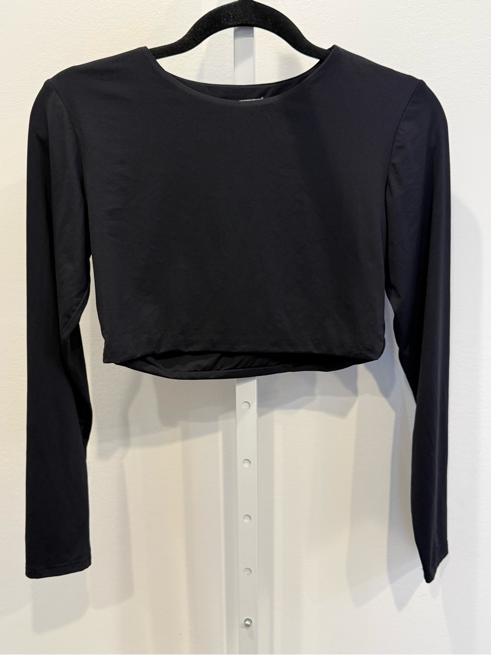 Meshki Black Long-Sleeve Cropped Top Women Size M Lining